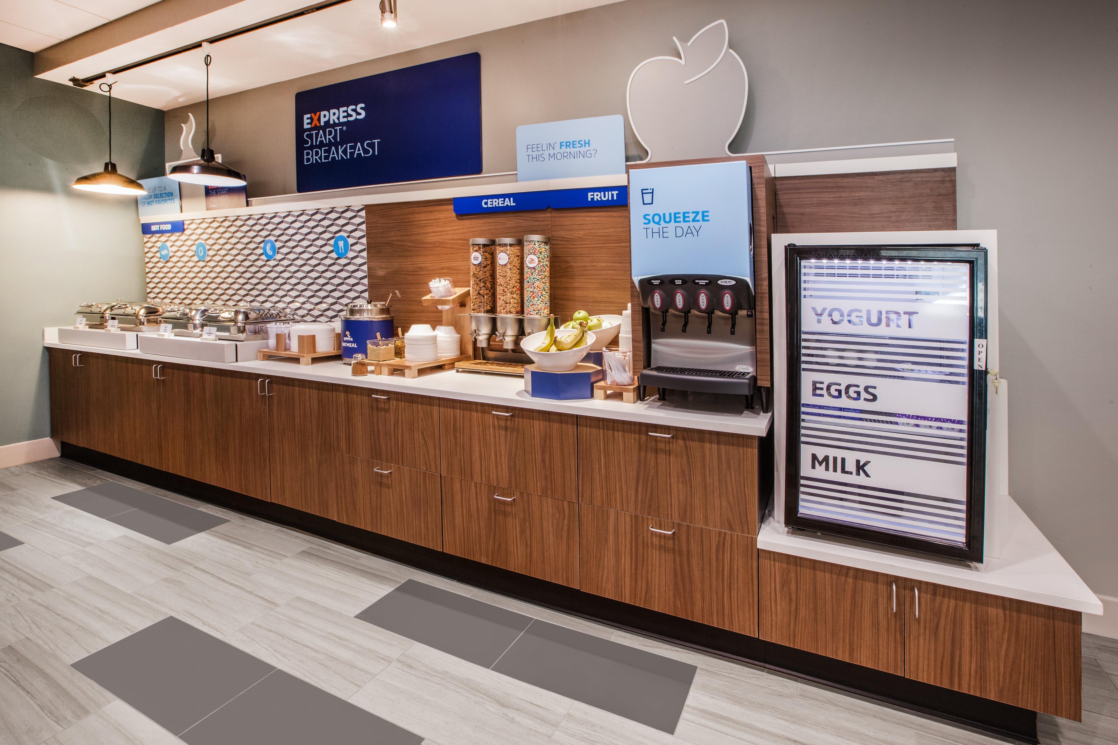 Holiday Inn Express & Suites Vaughan-Southwest By Ihg Экстерьер фото