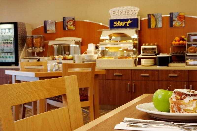 Holiday Inn Express & Suites Vaughan-Southwest By Ihg Ресторан фото
