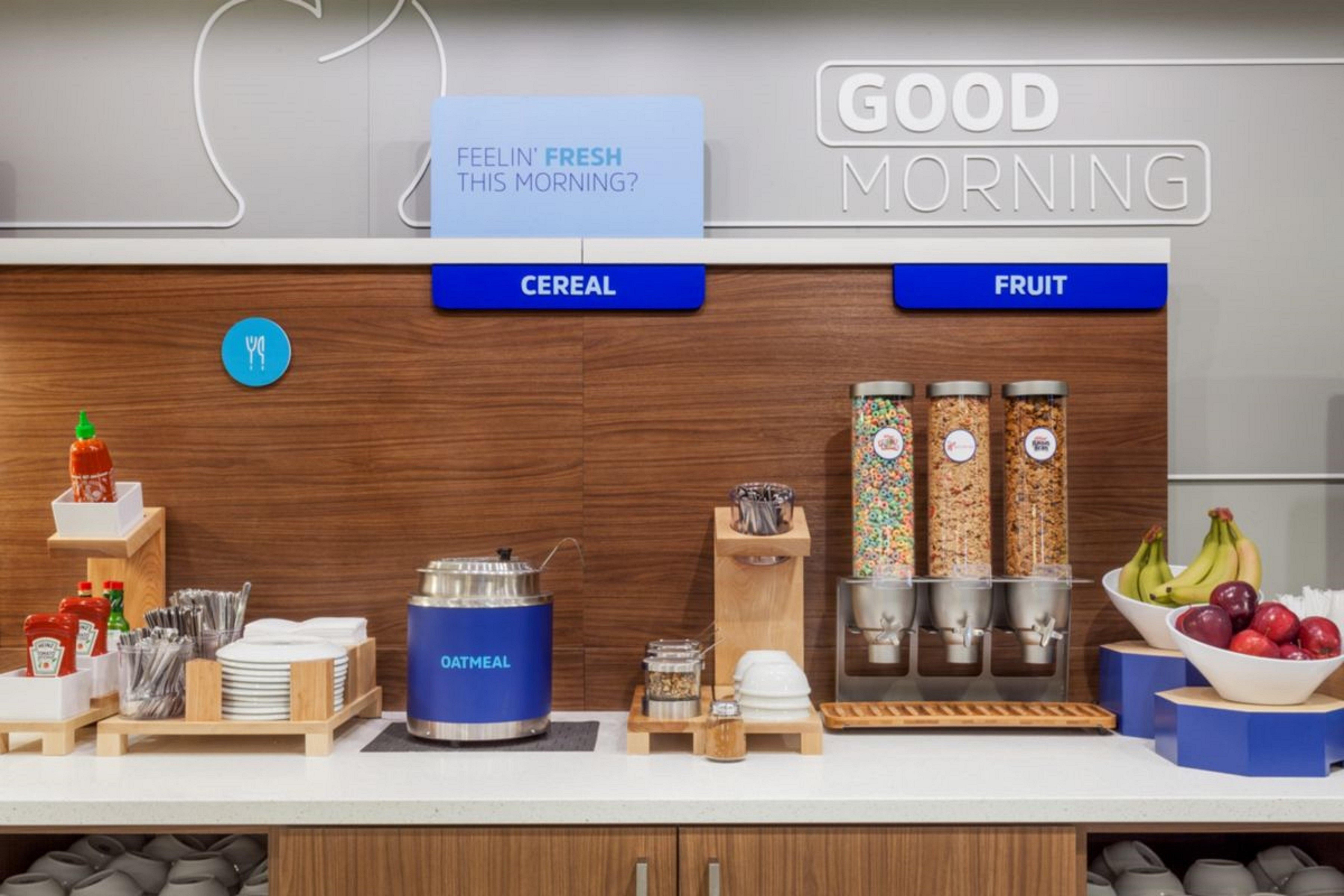 Holiday Inn Express & Suites Vaughan-Southwest By Ihg Экстерьер фото