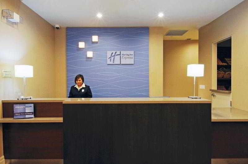Holiday Inn Express & Suites Vaughan-Southwest By Ihg Экстерьер фото