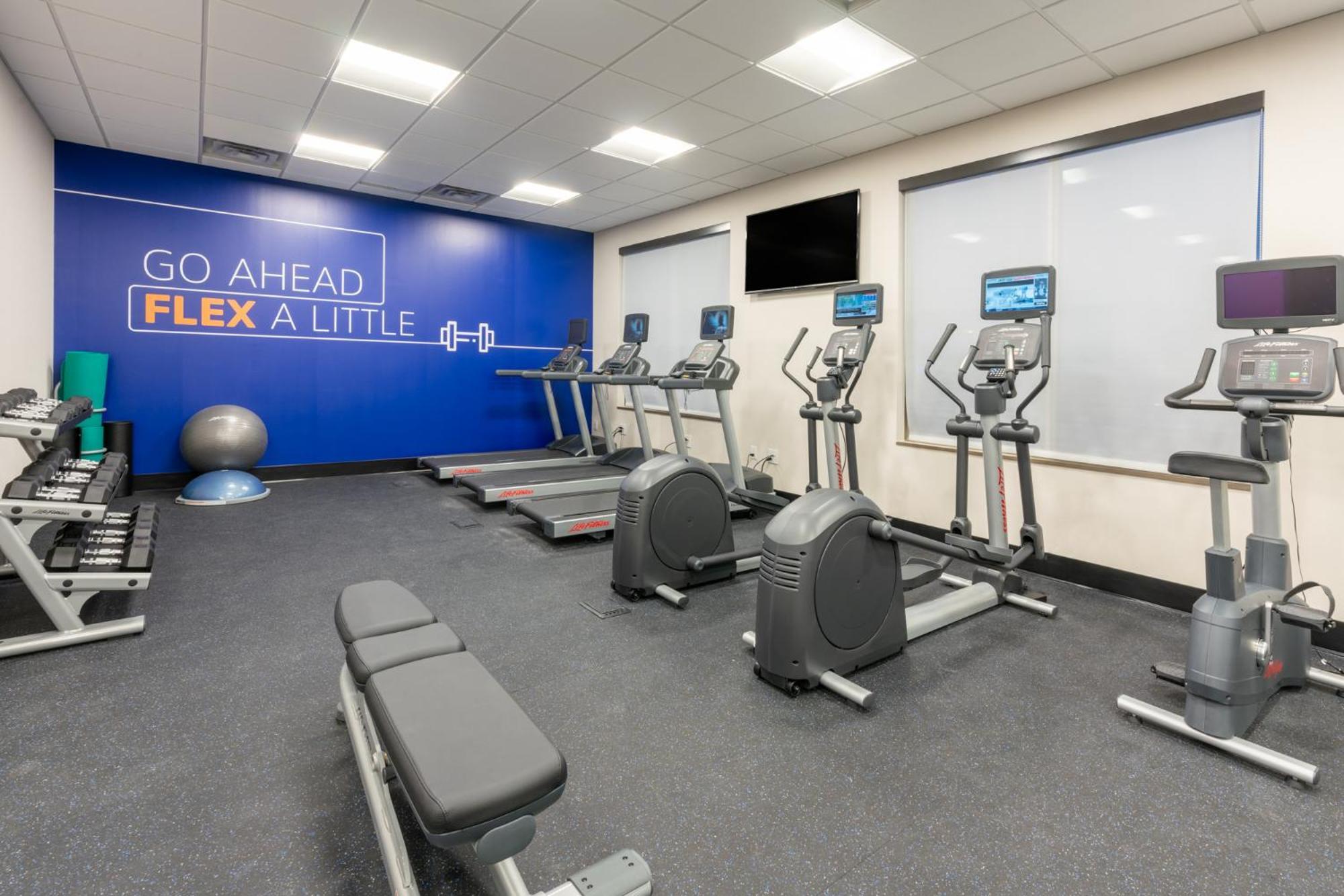 Holiday Inn Express & Suites Vaughan-Southwest By Ihg Экстерьер фото