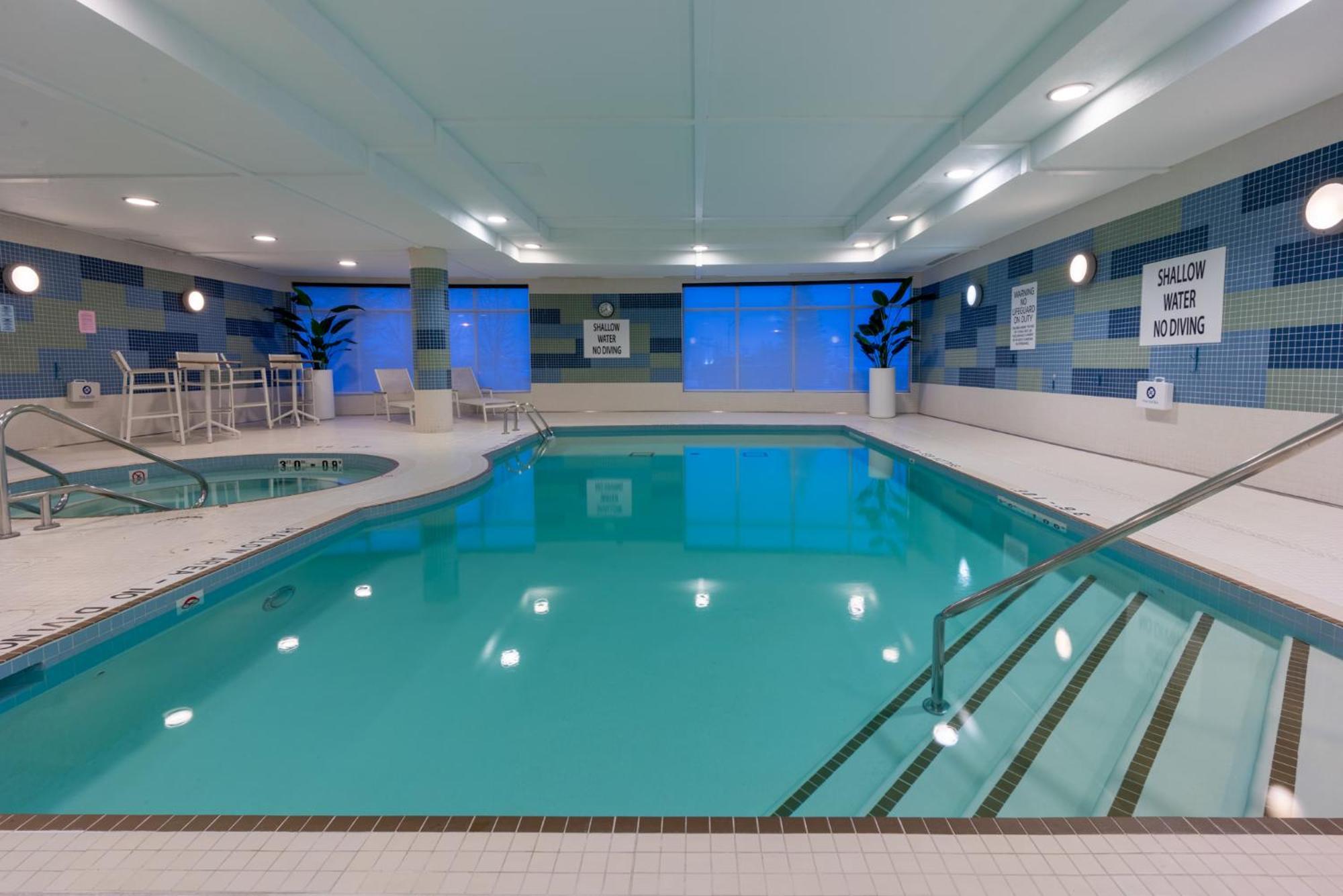 Holiday Inn Express & Suites Vaughan-Southwest By Ihg Экстерьер фото