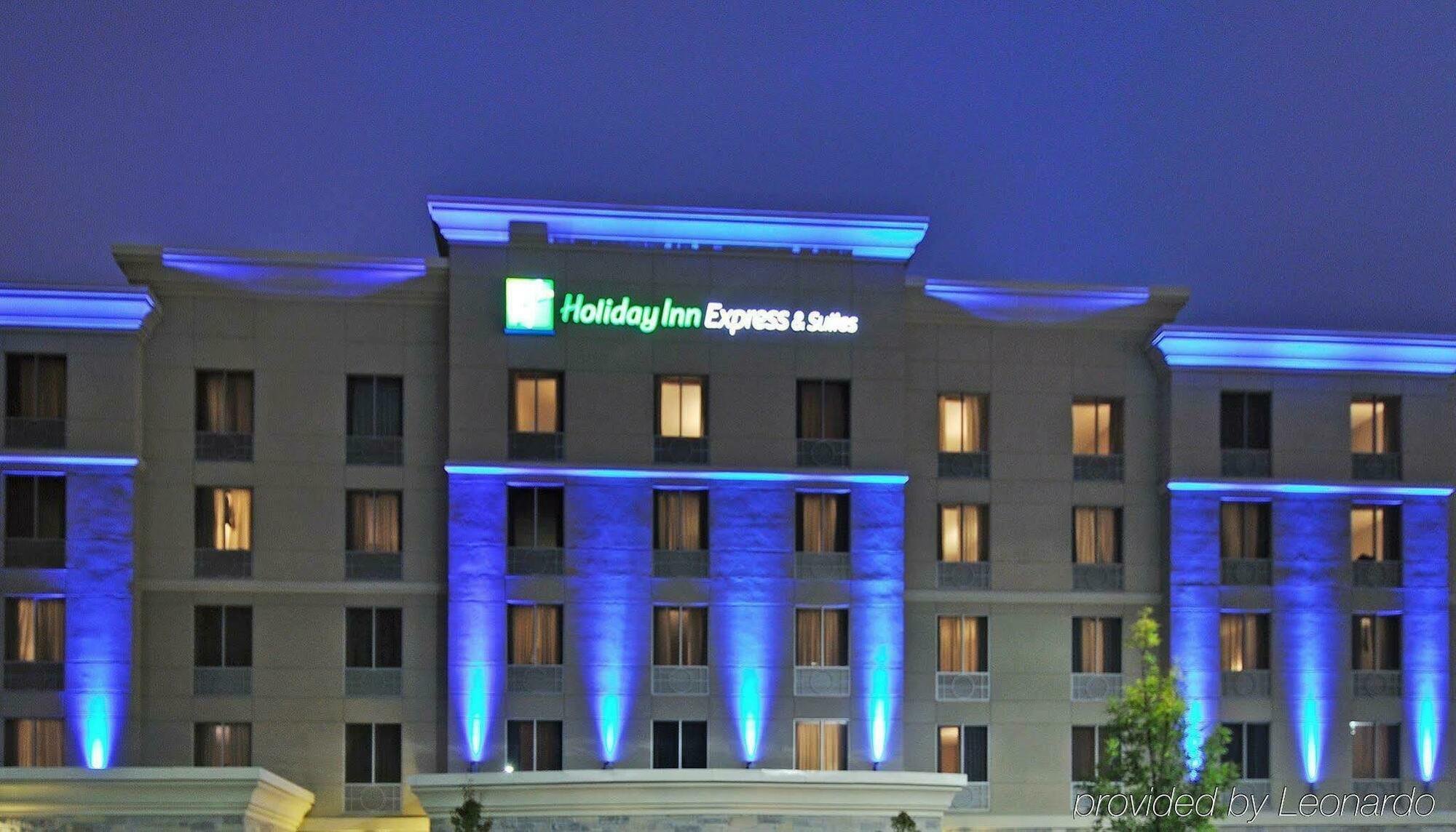 Holiday Inn Express & Suites Vaughan-Southwest By Ihg Экстерьер фото